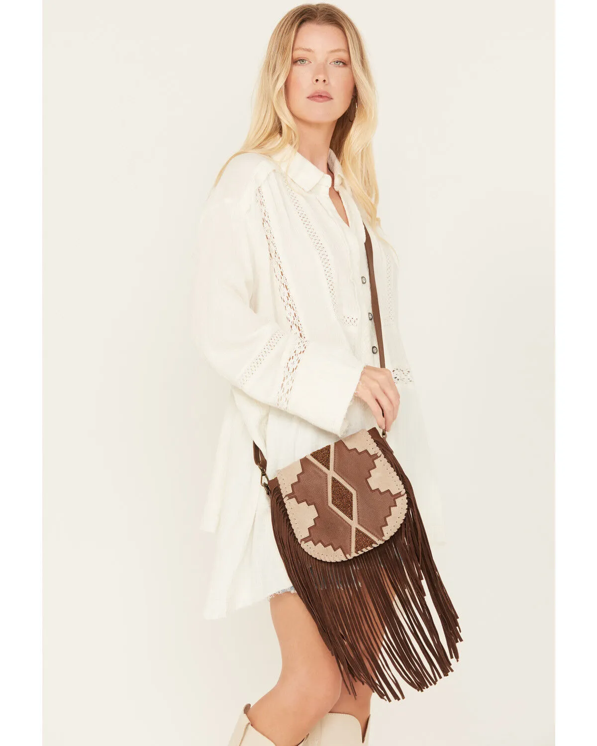 Product Name:  Idyllwind Women's Belterra Crossbody Bag